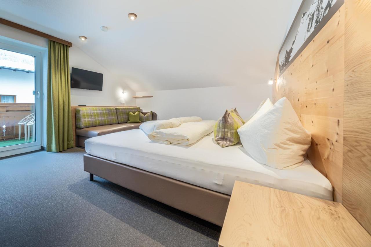 Garni Oetztal Rooms & Aparts Зёльден Экстерьер фото