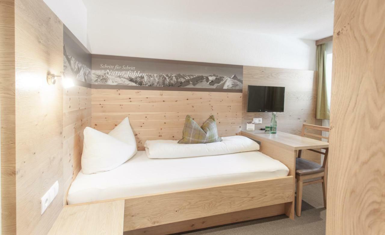 Garni Oetztal Rooms & Aparts Зёльден Экстерьер фото
